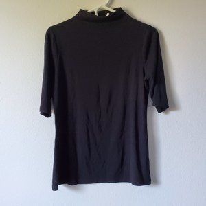 White House Black Market (Medium Black Half sleeve turtle neck)